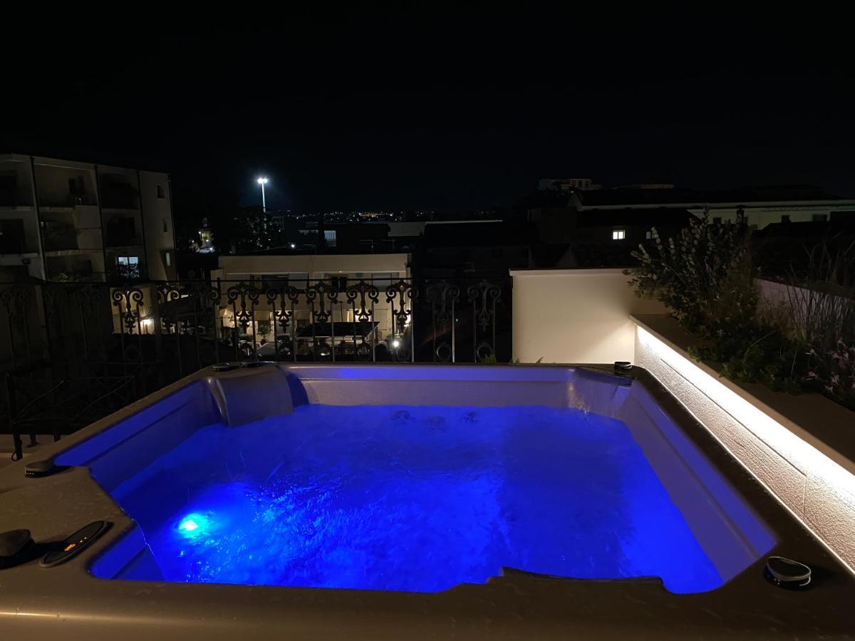 Avenue Luxury Townhouse